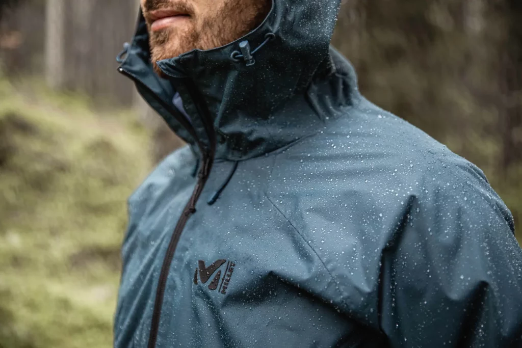 Comment choisir sa veste de pluie de randonnée ?