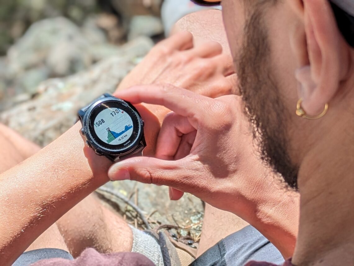 Les meilleures montres GPS randonnée & trekking 2025
