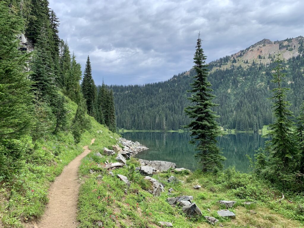 Le PCT Trail (Pacific Crest Trail) : guide et récit