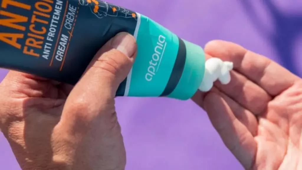 La crème anti frottement : indispensable en randonnée ?